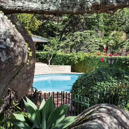 Entre Rochas Pool House By The Getaway Collection